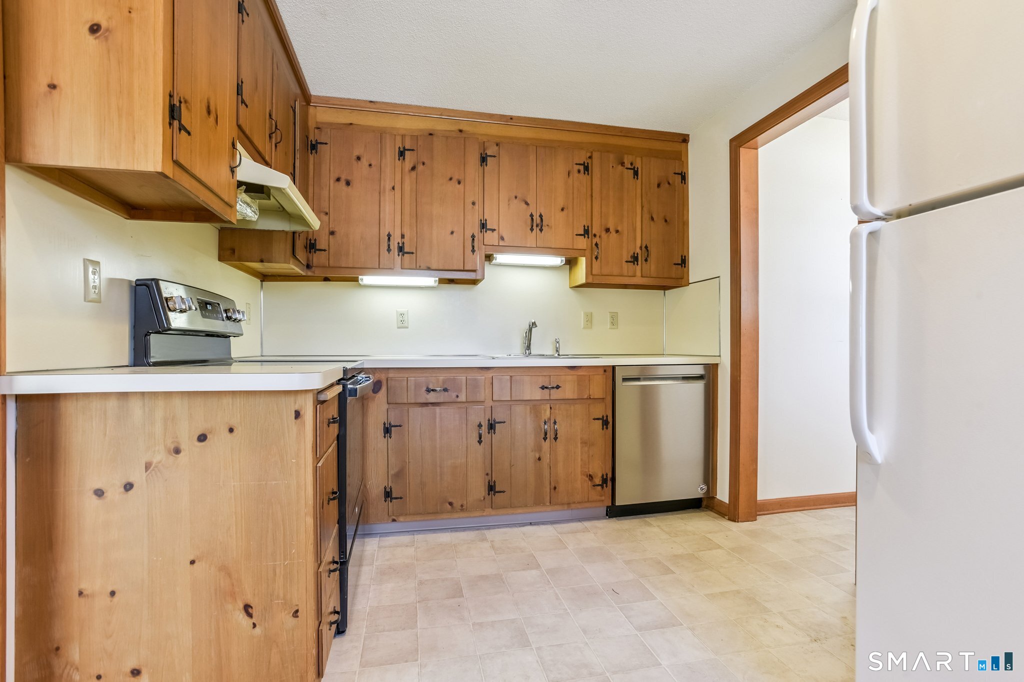 167 Ingham Hill Road Old Saybrook, CT 06475 - Photo 12 of 31