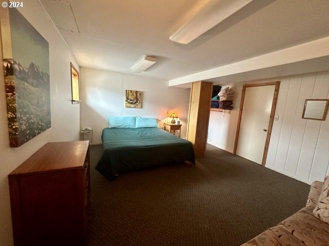 43174 Cupper Creek Road Kimberly, OR 97848 - Photo 14 of 48 a bedroom with a bed and a table in it