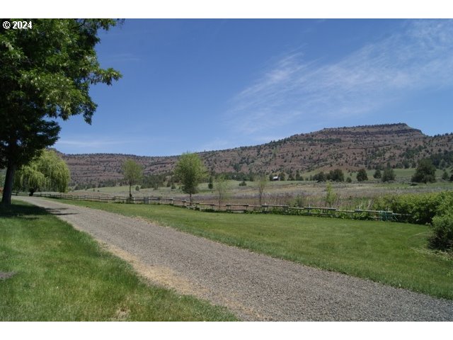 43174 Cupper Creek Road Kimberly, OR 97848 - Photo 28 of 48 a view of an outdoor space and a yard