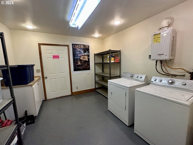 43174 Cupper Creek Road Kimberly, OR 97848 - Photo 35 of 48 a view of storage and utility room with washer and dryer