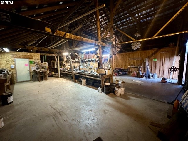 43174 Cupper Creek Road Kimberly, OR 97848 - Photo 36 of 48 a view of garage with cars