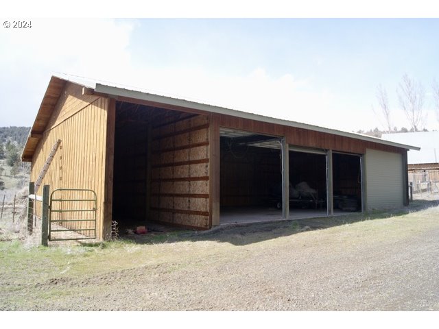 43174 Cupper Creek Road Kimberly, OR 97848 - Photo 37 of 48 a view of a house