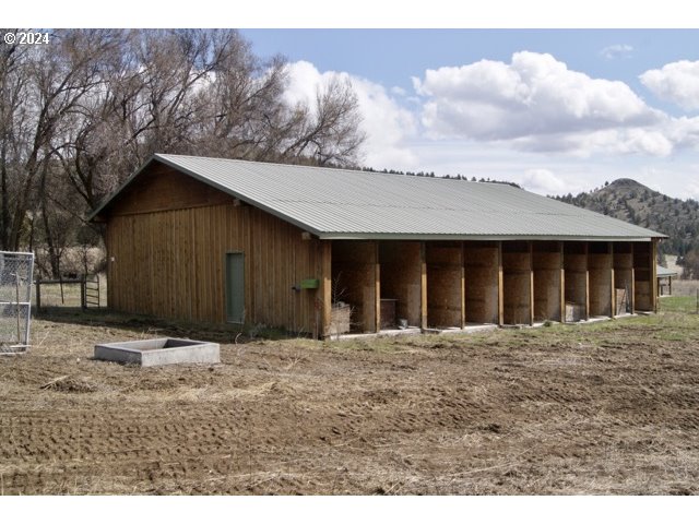 43174 Cupper Creek Road Kimberly, OR 97848 - Photo 38 of 48 a front view of a house with a yard