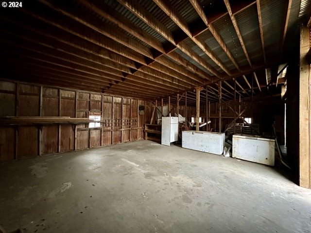 43174 Cupper Creek Road Kimberly, OR 97848 - Photo 41 of 48 a view of an empty room with a window