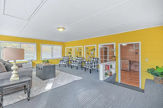 $2,300 | 288 Robin Circle, Unit 7, Bristol, VA 24202