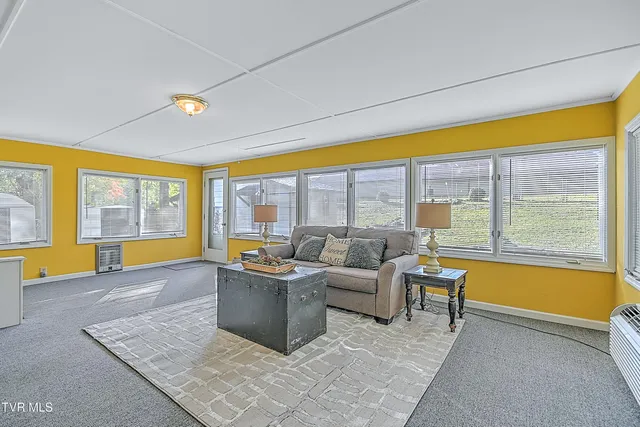 $2,300 | 288 Robin Circle, Unit 7, Bristol, VA 24202