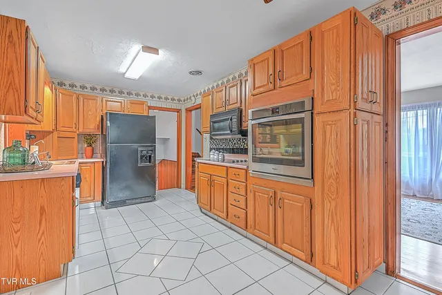 $2,300 | 288 Robin Circle, Unit 7, Bristol, VA 24202