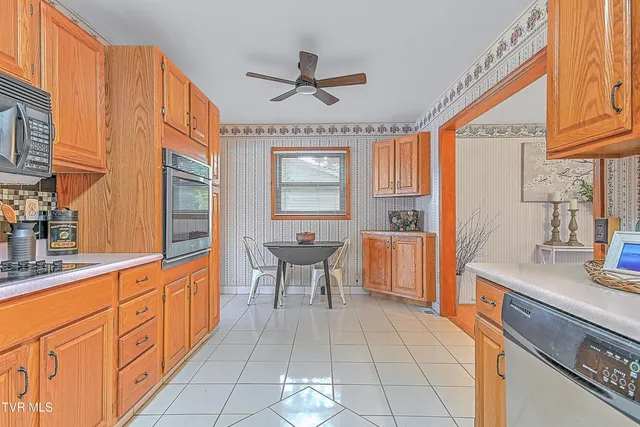 $2,300 | 288 Robin Circle, Unit 7, Bristol, VA 24202