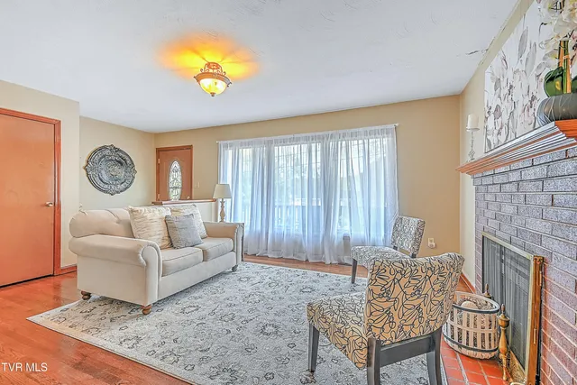 $2,300 | 288 Robin Circle, Unit 7, Bristol, VA 24202