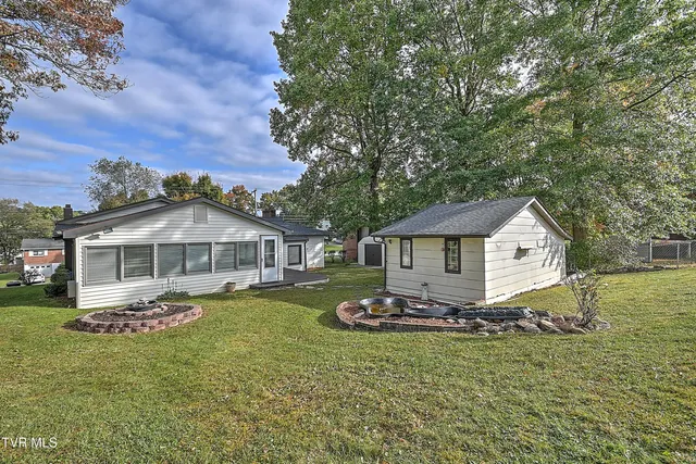 $2,300 | 288 Robin Circle, Unit 7, Bristol, VA 24202