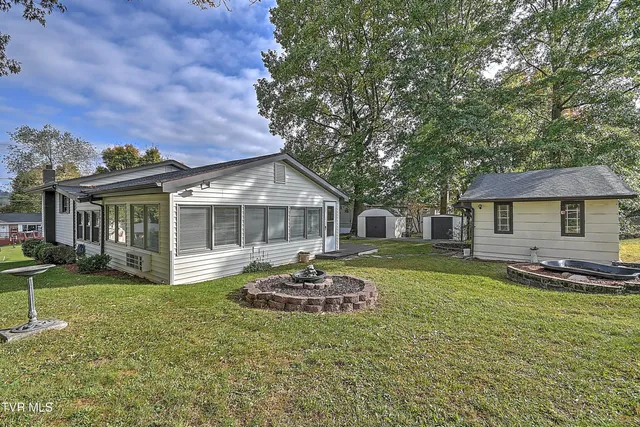 $2,300 | 288 Robin Circle, Unit 7, Bristol, VA 24202