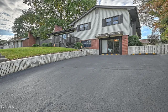 $2,300 | 288 Robin Circle, Unit 7, Bristol, VA 24202