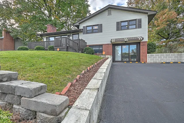 $2,300 | 288 Robin Circle, Unit 7, Bristol, VA 24202