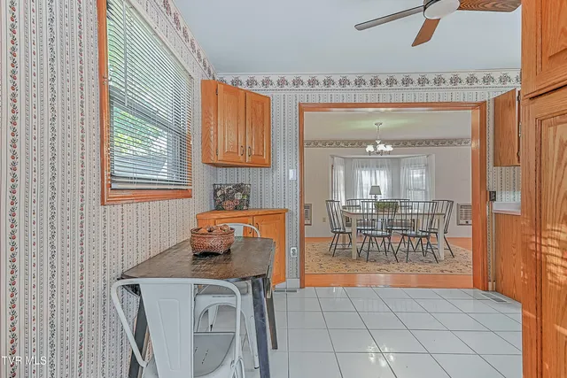 $2,300 | 288 Robin Circle, Unit 7, Bristol, VA 24202