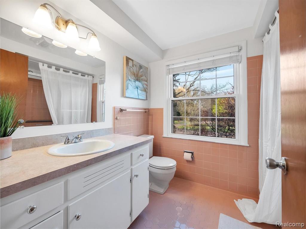 18551 Riverside Drive Beverly Hills, MI 48025 - Photo 38 of 58