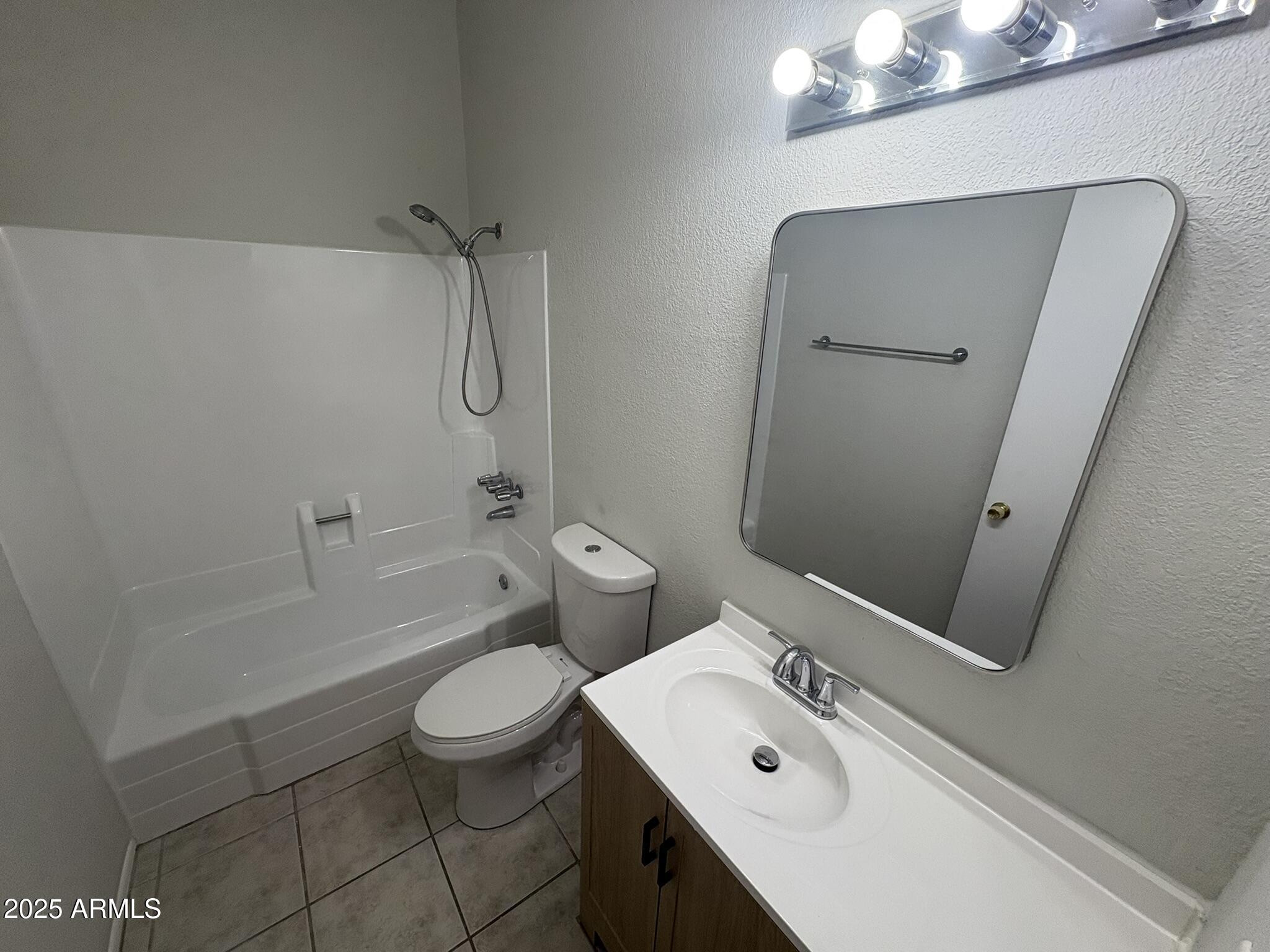 1301 West 3rd Street, Unit 4 Tempe, AZ 85281 - Photo 8 of 17 IMG_3837