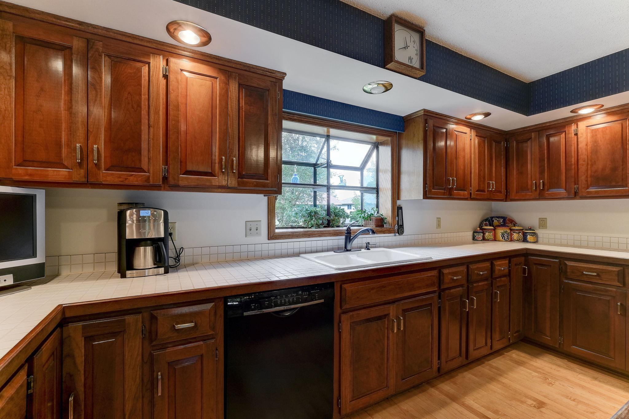 7995 Island Road Eden Prairie, MN 55347 - Photo 15 of 38