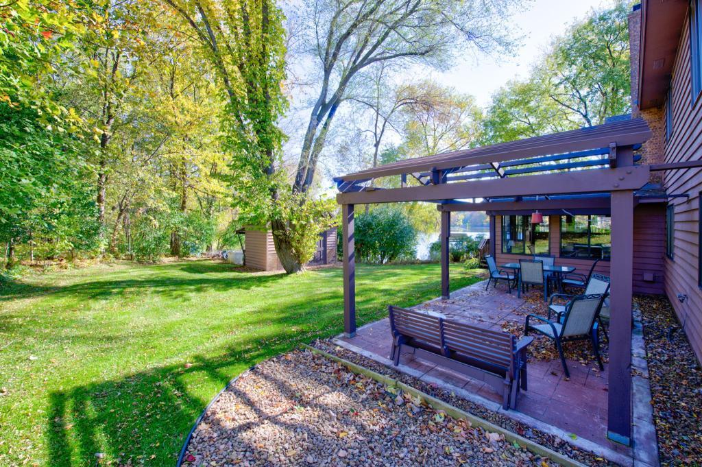 7995 Island Road Eden Prairie, MN 55347 - Photo 7 of 38