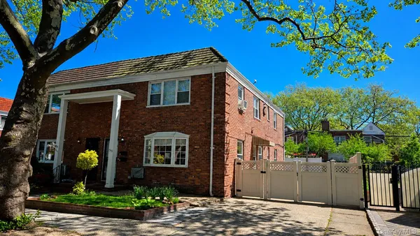 $1,588,888 | 73-45 197th Street | Fresh Meadows