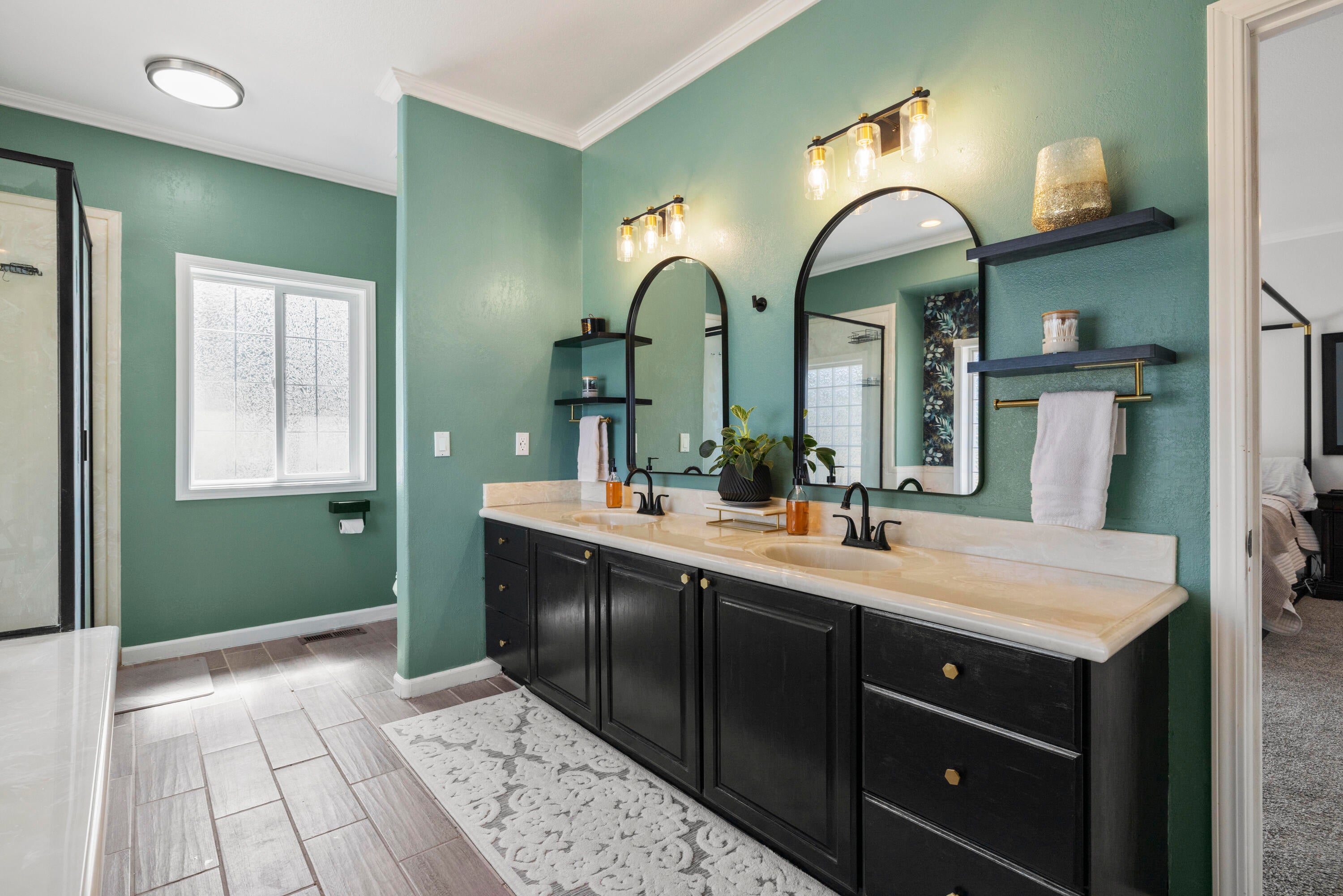 3808 Old Fort Road Klamath Falls, OR 97601 - Photo 24 of 120 primary bath