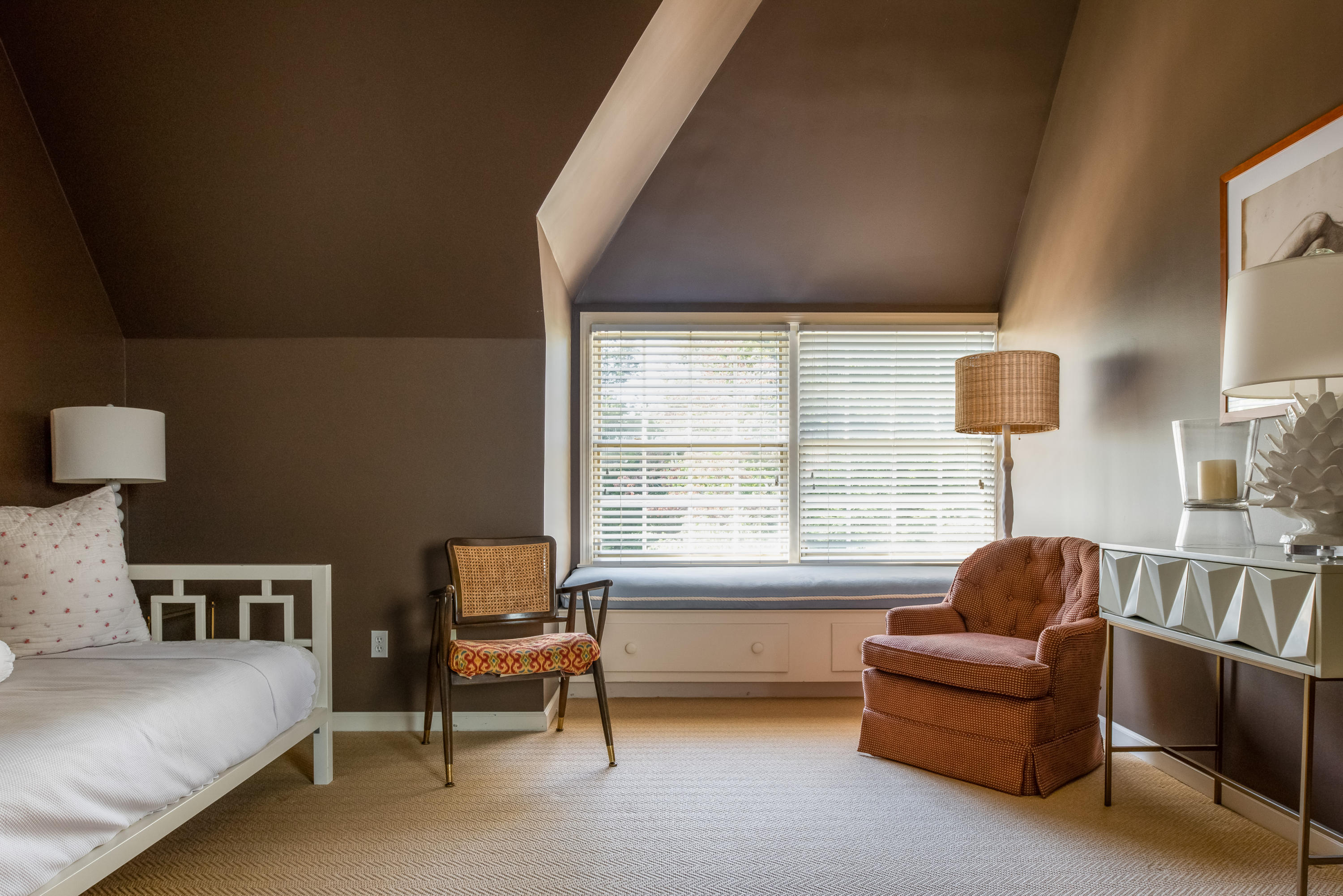 860 Hollow Tree Ridge Road Darien, CT 06820 - Photo 16 of 23 a living room with furniture and a window