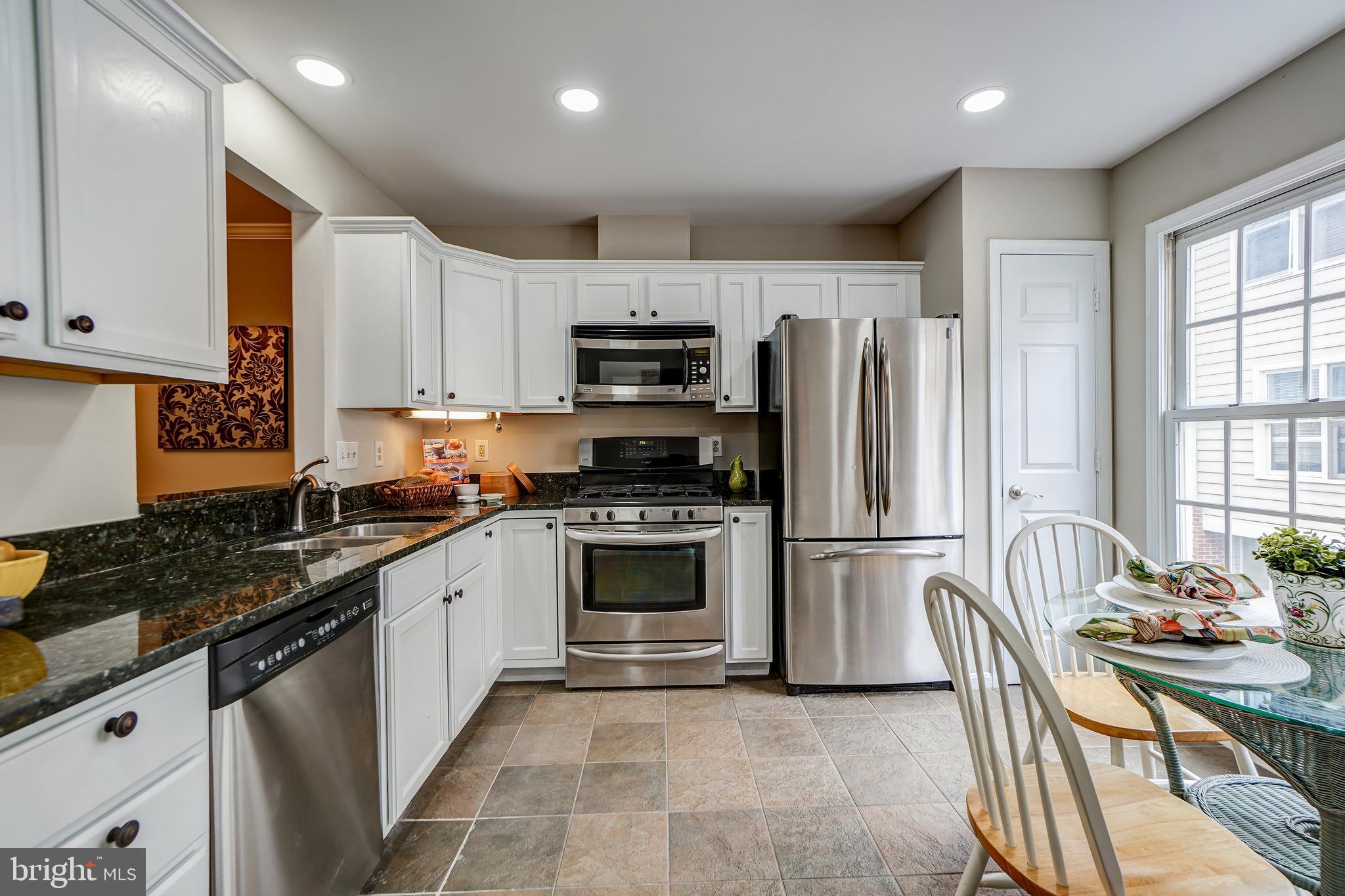 206 Ridgepoint Place Gaithersburg, MD 20878 - Photo 17 of 35 Gallery Image 17