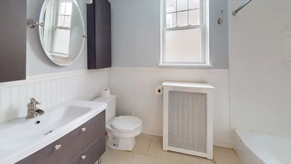 $3,300 | 79 Thatcher Street, Unit 2, Brookline, MA 02446