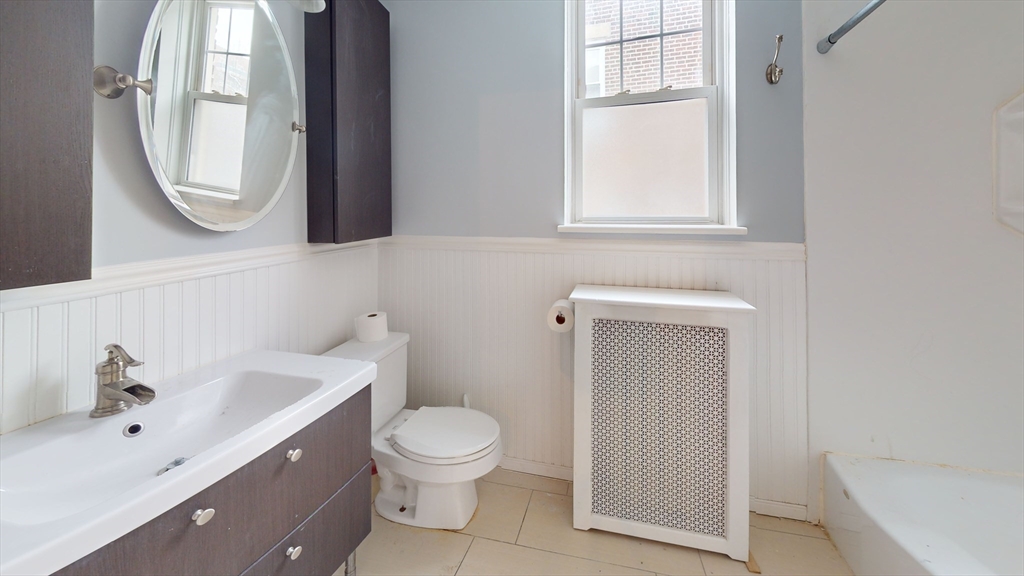 79 Thatcher Street, Unit 2 Brookline, MA 02446 - Photo 12 of 13