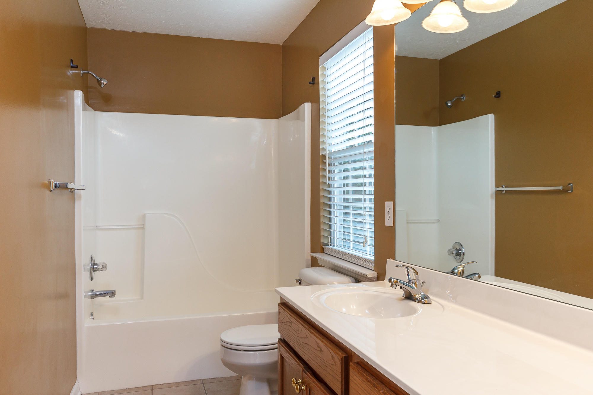 267 Spring Wind Circle Ringgold, GA 30736 - Photo 18 of 37 Master Bath