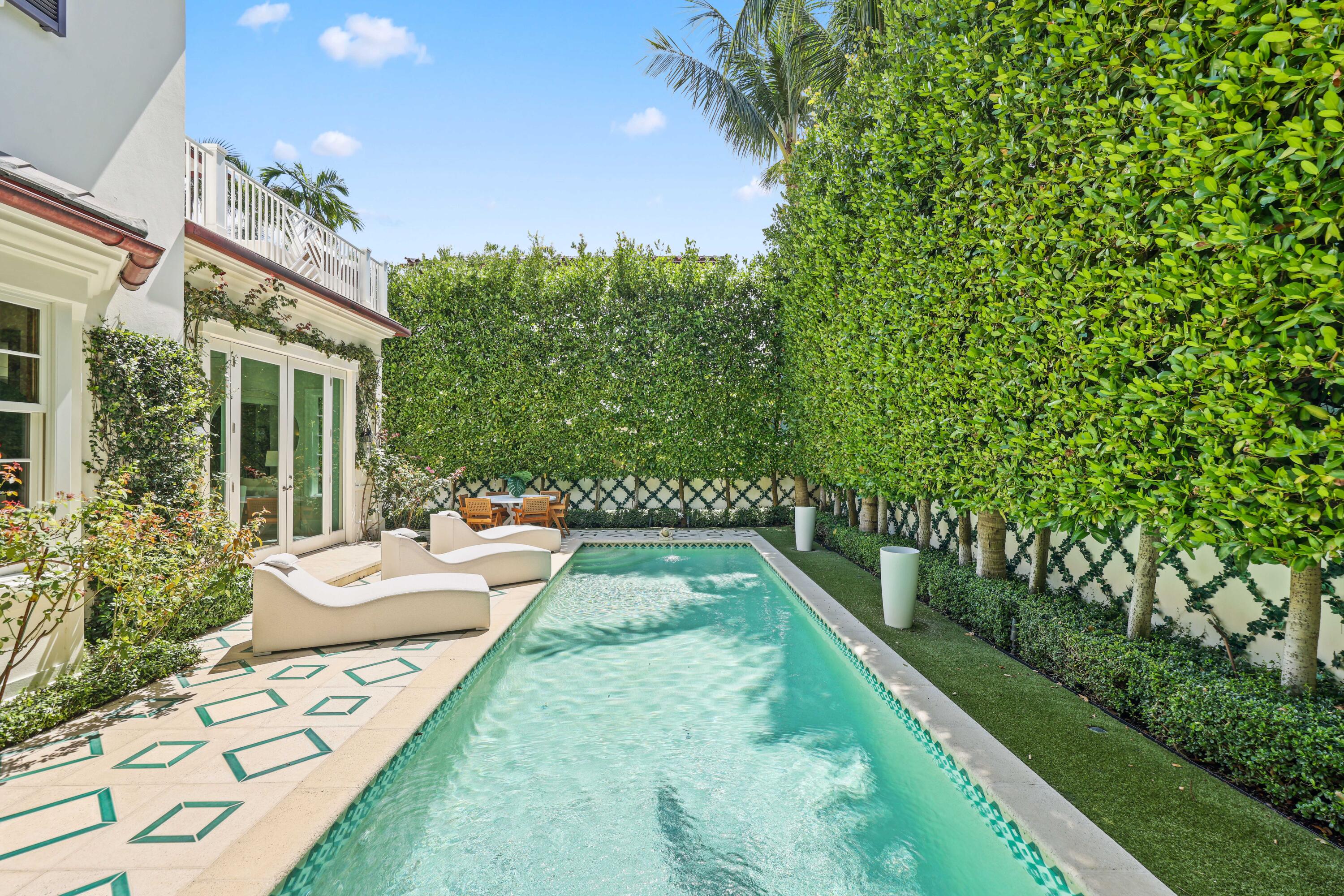 308 Cocoanut Row Palm Beach, FL 33480 - Photo 17 of 52 17 - Backyard