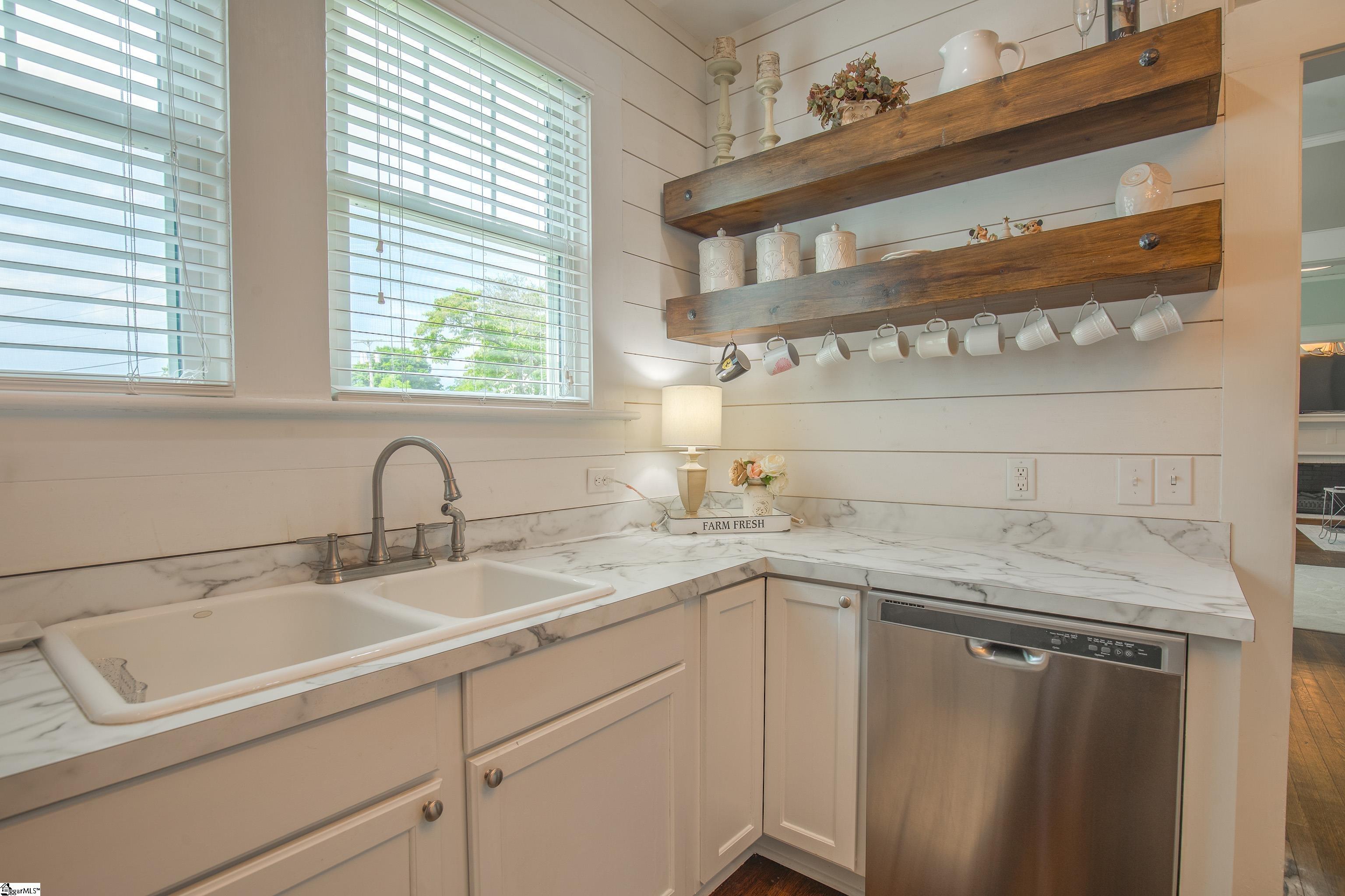 601 West Main Street Easley, SC 29640 - Photo 12 of 36 Gallery Image 12