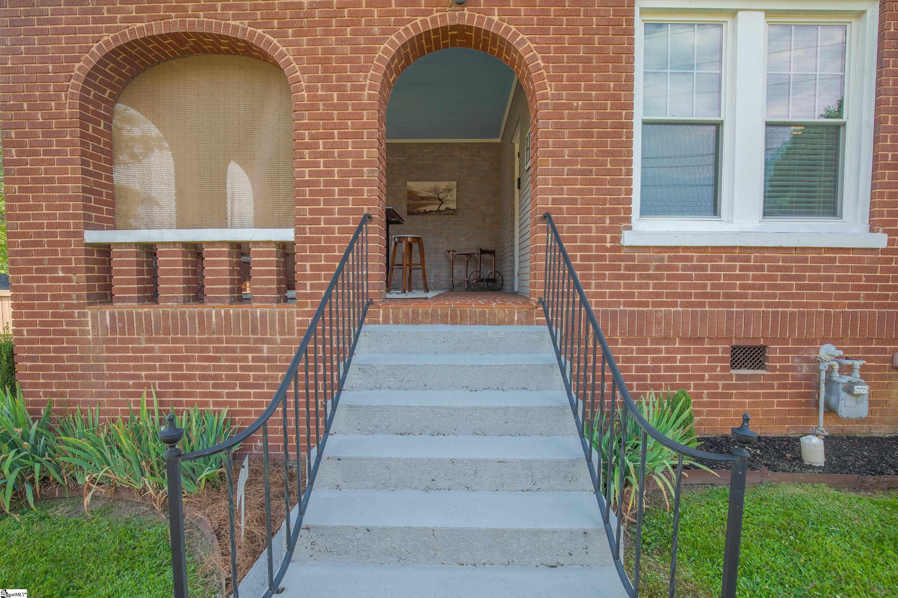 601 West Main Street Easley, SC 29640 - Photo 5 of 36 Gallery Image 5