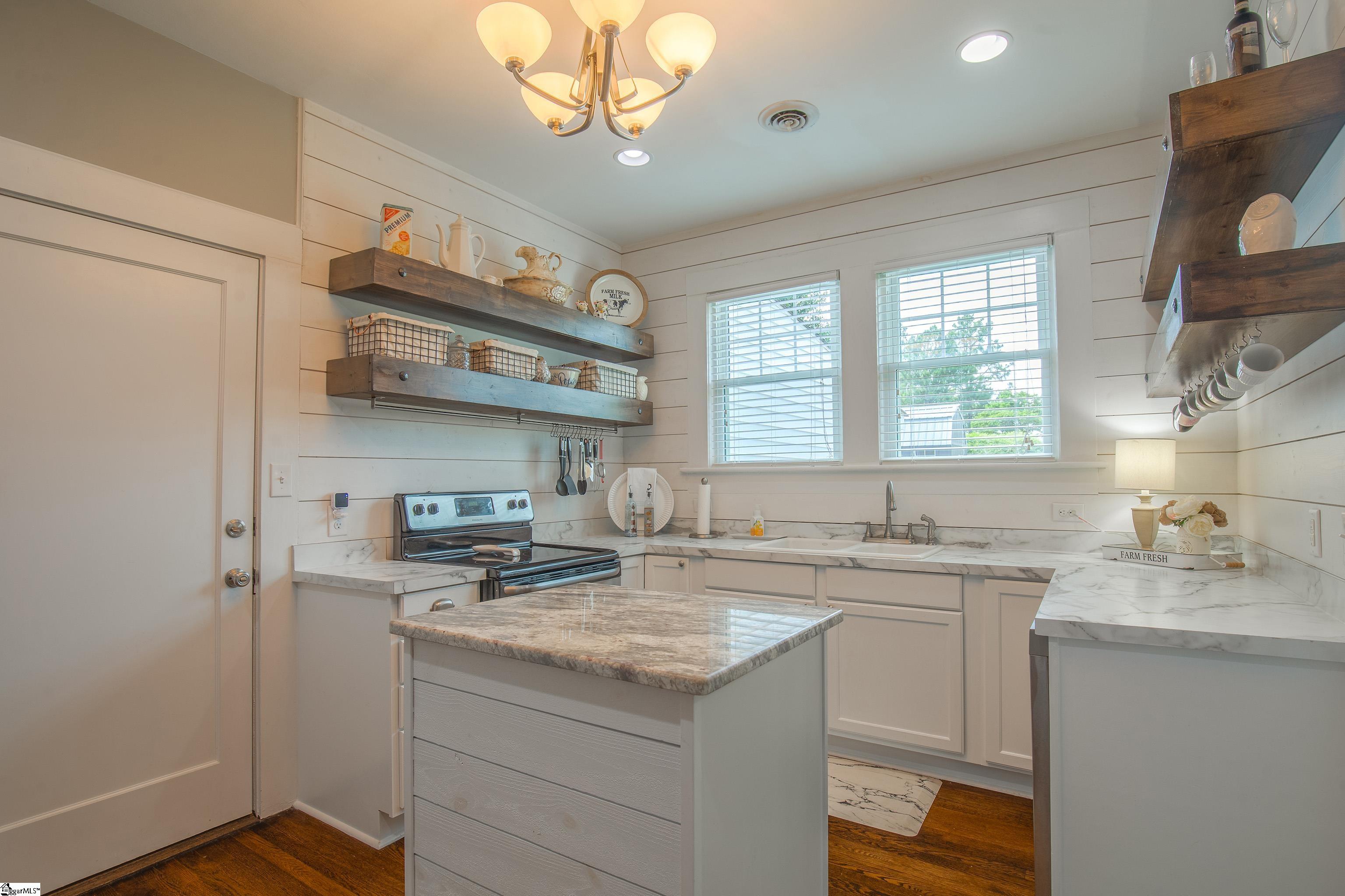 601 West Main Street Easley, SC 29640 - Photo 10 of 36 Gallery Image 10