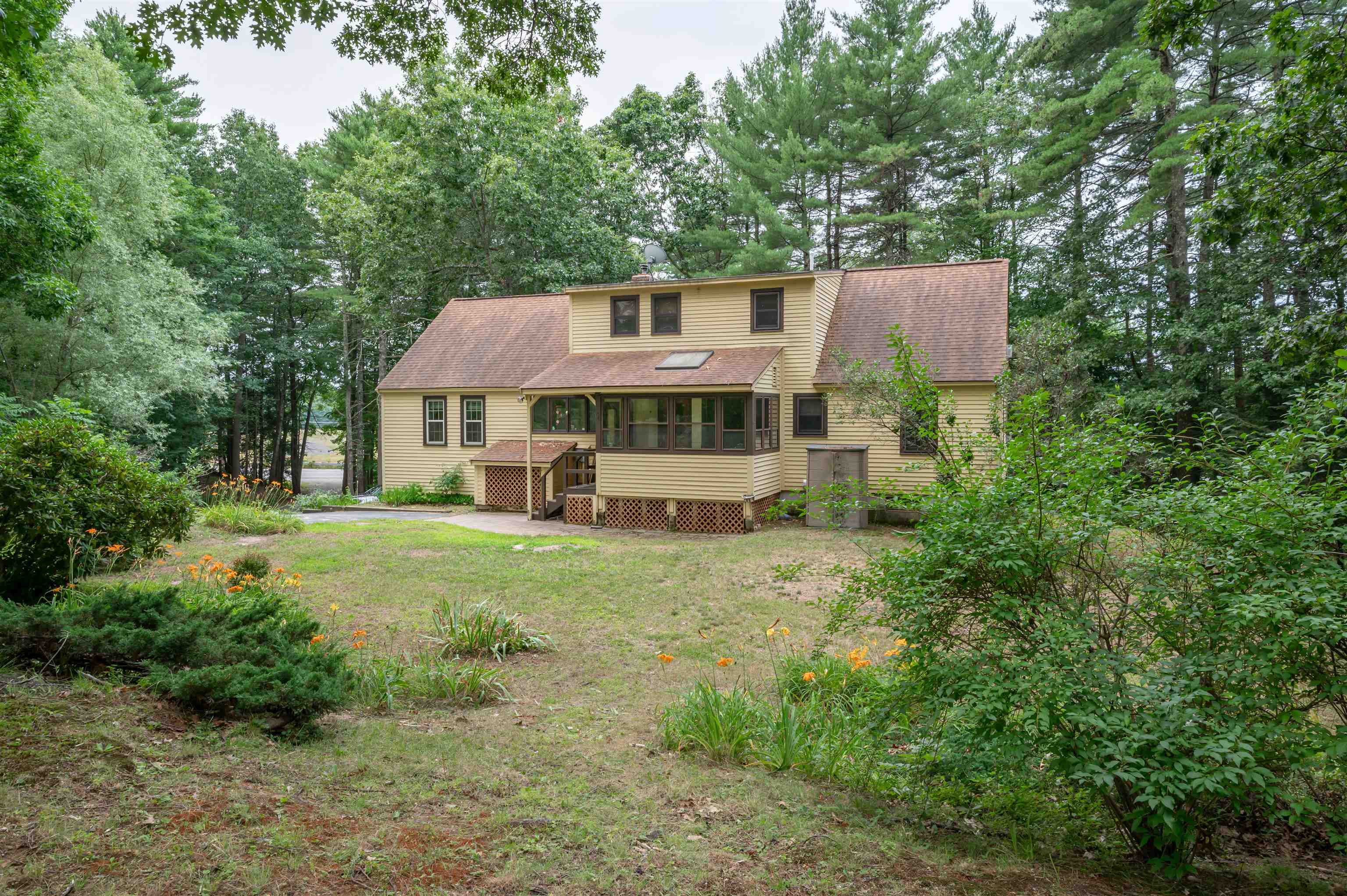 68 Merrimack Road Amherst, NH 03031 - Photo 1 of 30 Gallery Image 1