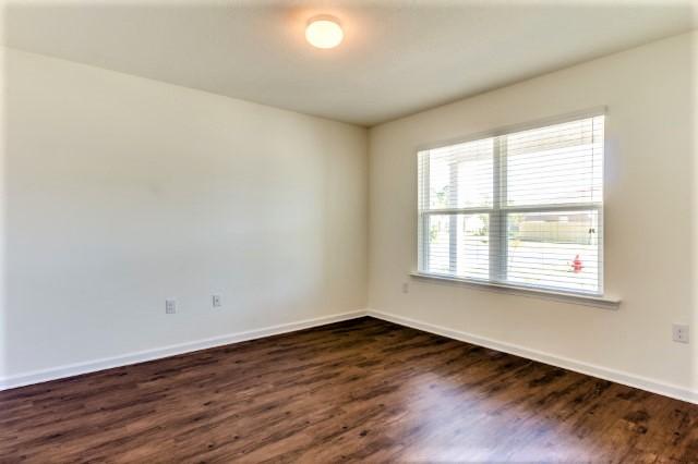 708 Widgeon Way Crestview, FL 32539 - Photo 4 of 18 Elle dining area
