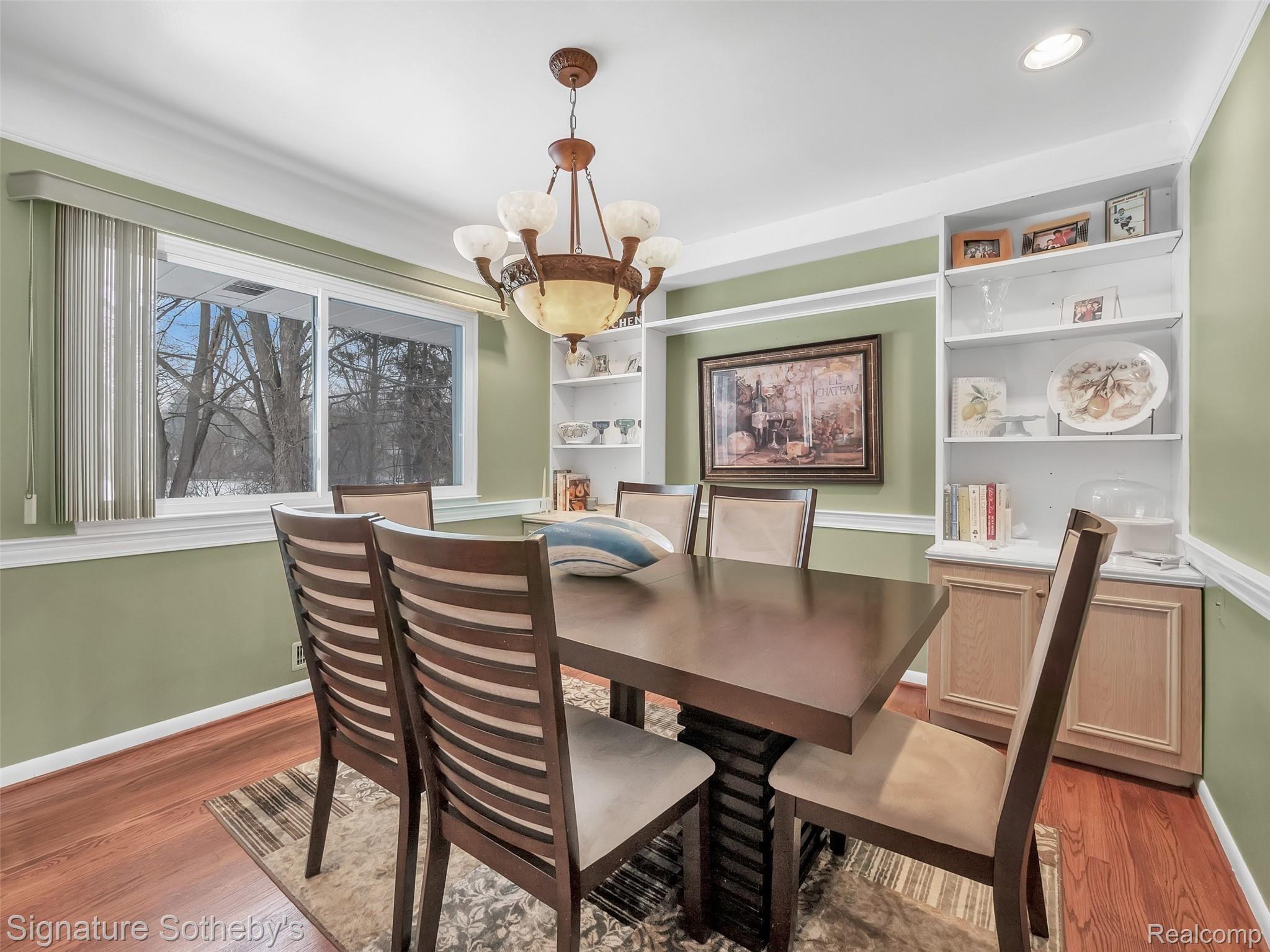 6700 Meadowlake Road Bloomfield Hills, MI 48301 - Photo 9 of 58 28-6700-Meadowlake-Rd-WindowStill-Real-Estate-Photgraphy-28.jpg