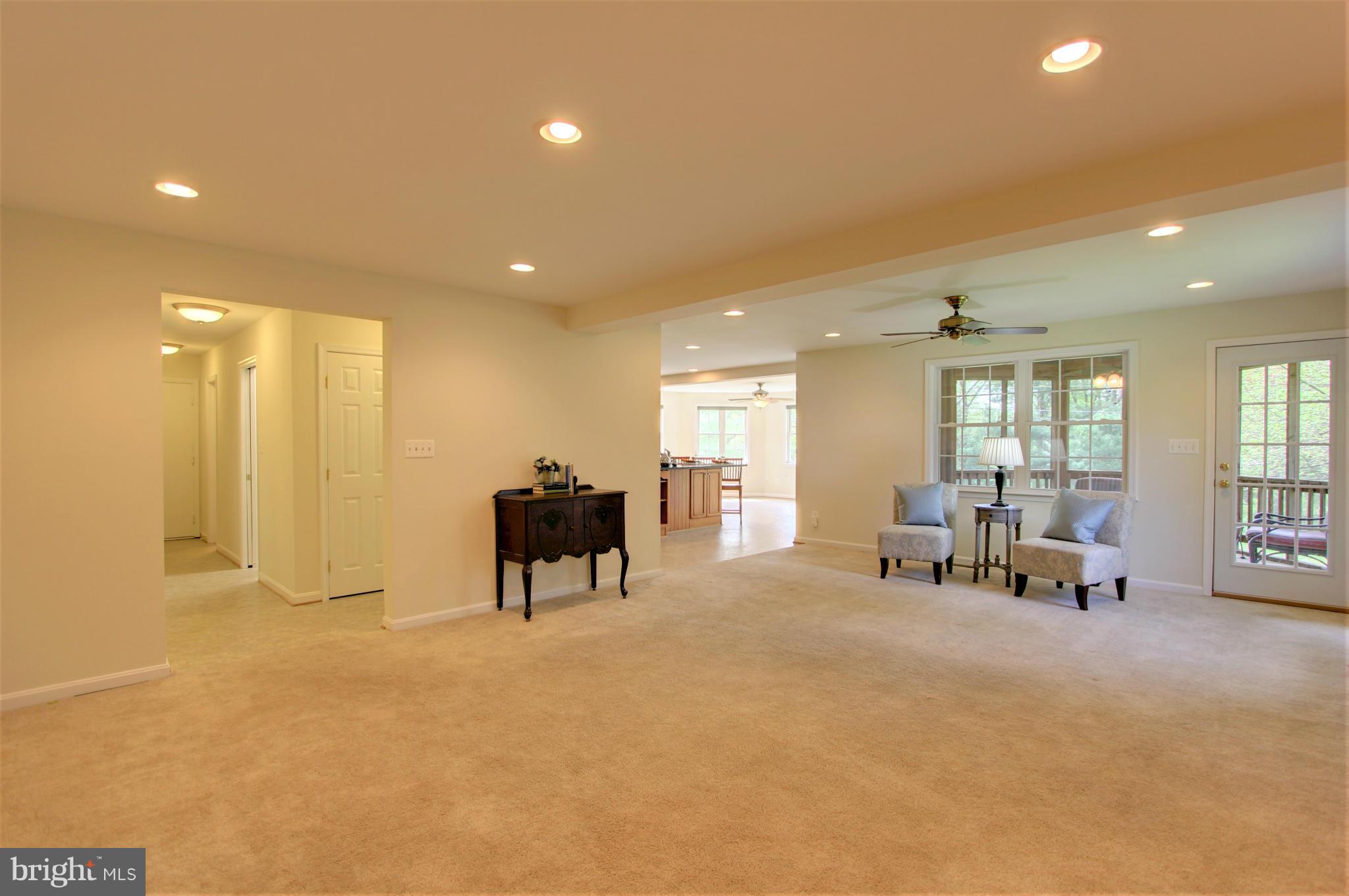 10475 Graeloch Road Laurel, MD 20723 - Photo 11 of 30 Family Room