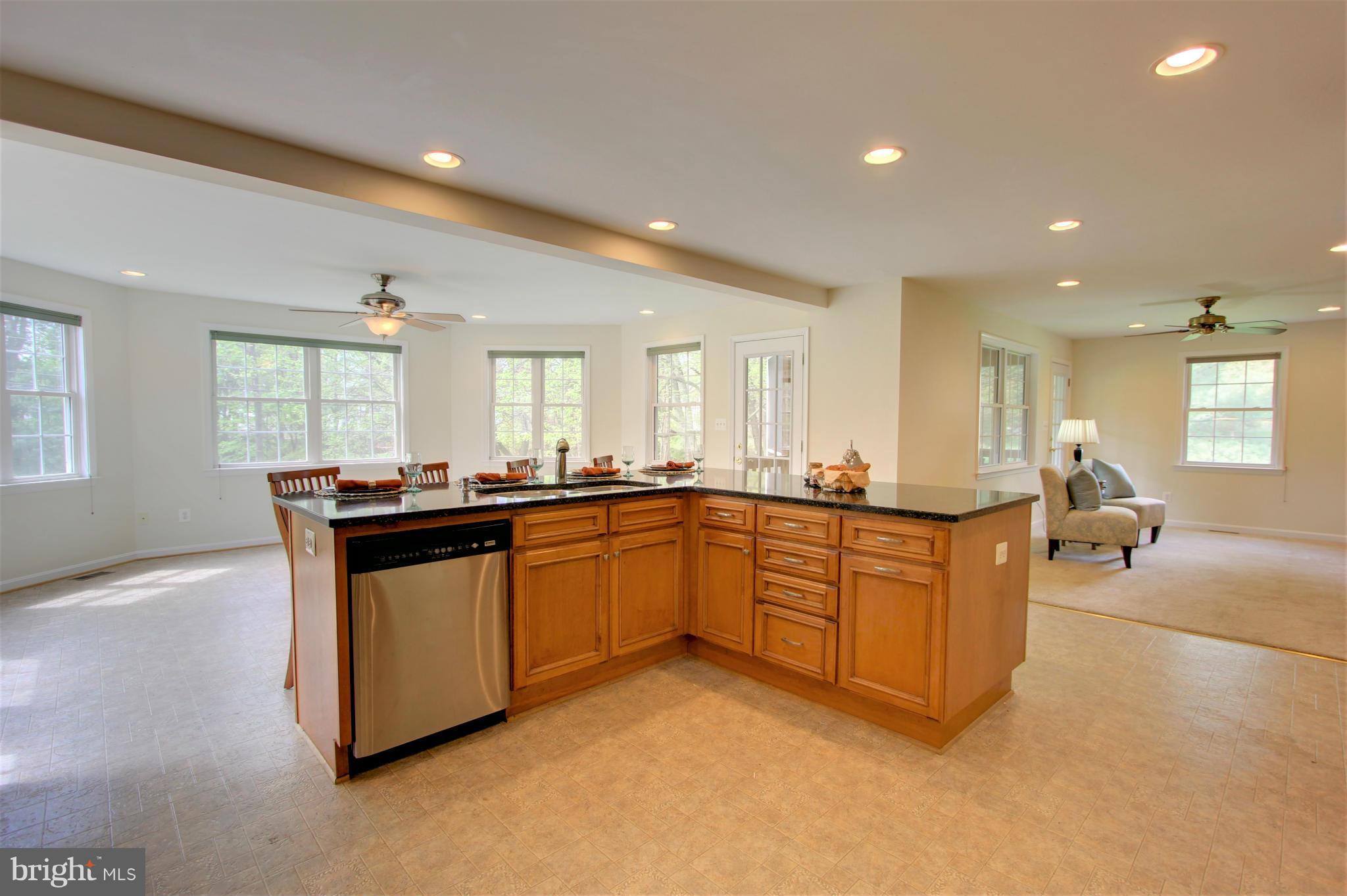 10475 Graeloch Road Laurel, MD 20723 - Photo 9 of 30 Kitchen
