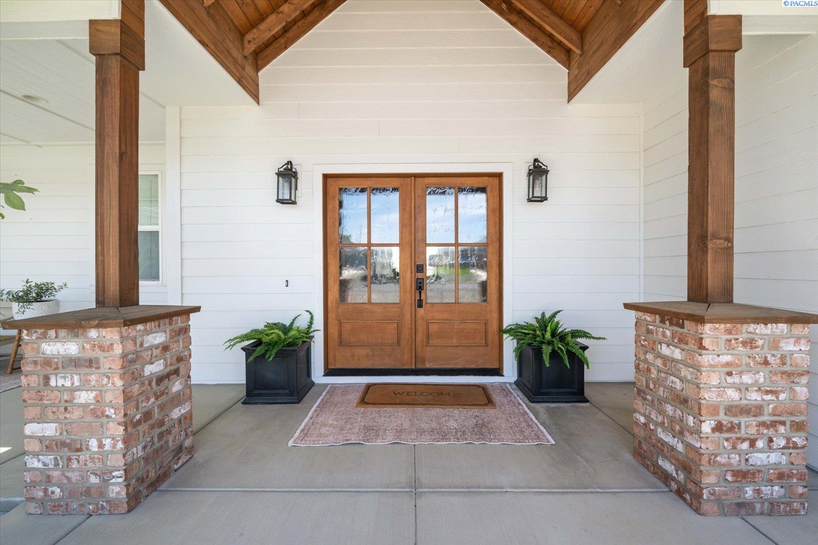 83204 Sagebrush Road Kennewick, WA 99338 - Photo 2 of 41 Gallery Image 2
