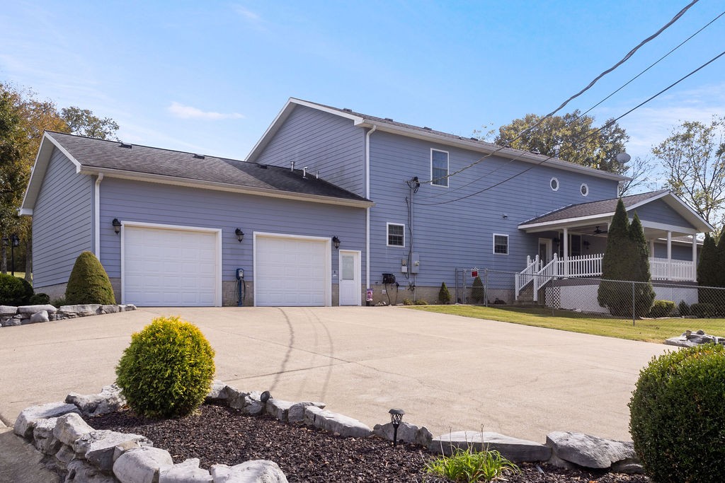 758 Holt Road Lebanon, TN 37087 - Photo 4 of 55 a house view with a outdoor space