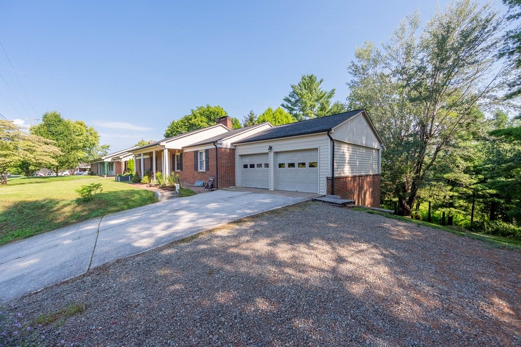 120 Armory Road Galax, VA 24333 - Photo 4 of 75 Gallery Image 4