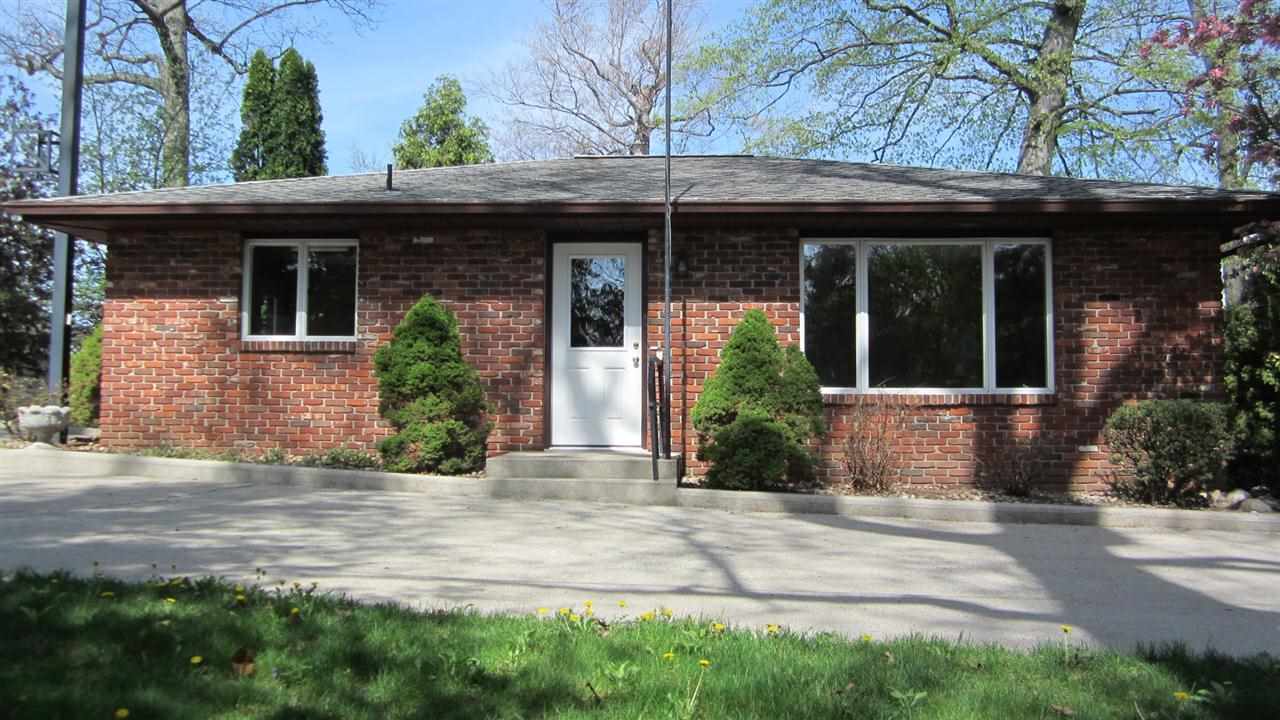 8619 East Black Point Road Syracuse, IN 46567 - Photo 14 of 18 Gallery Image 14