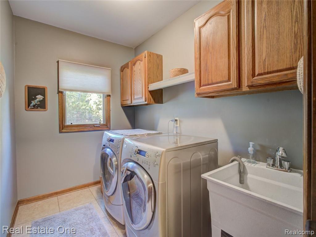 1584 Monica Court Rochester, MI 48306 - Photo 18 of 40 DSC07284_5_6.jpg