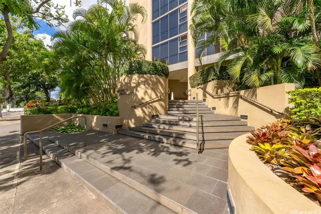 $488,000 | 2101 Nuuanu Avenue, Unit 12002, Honolulu, HI 96817