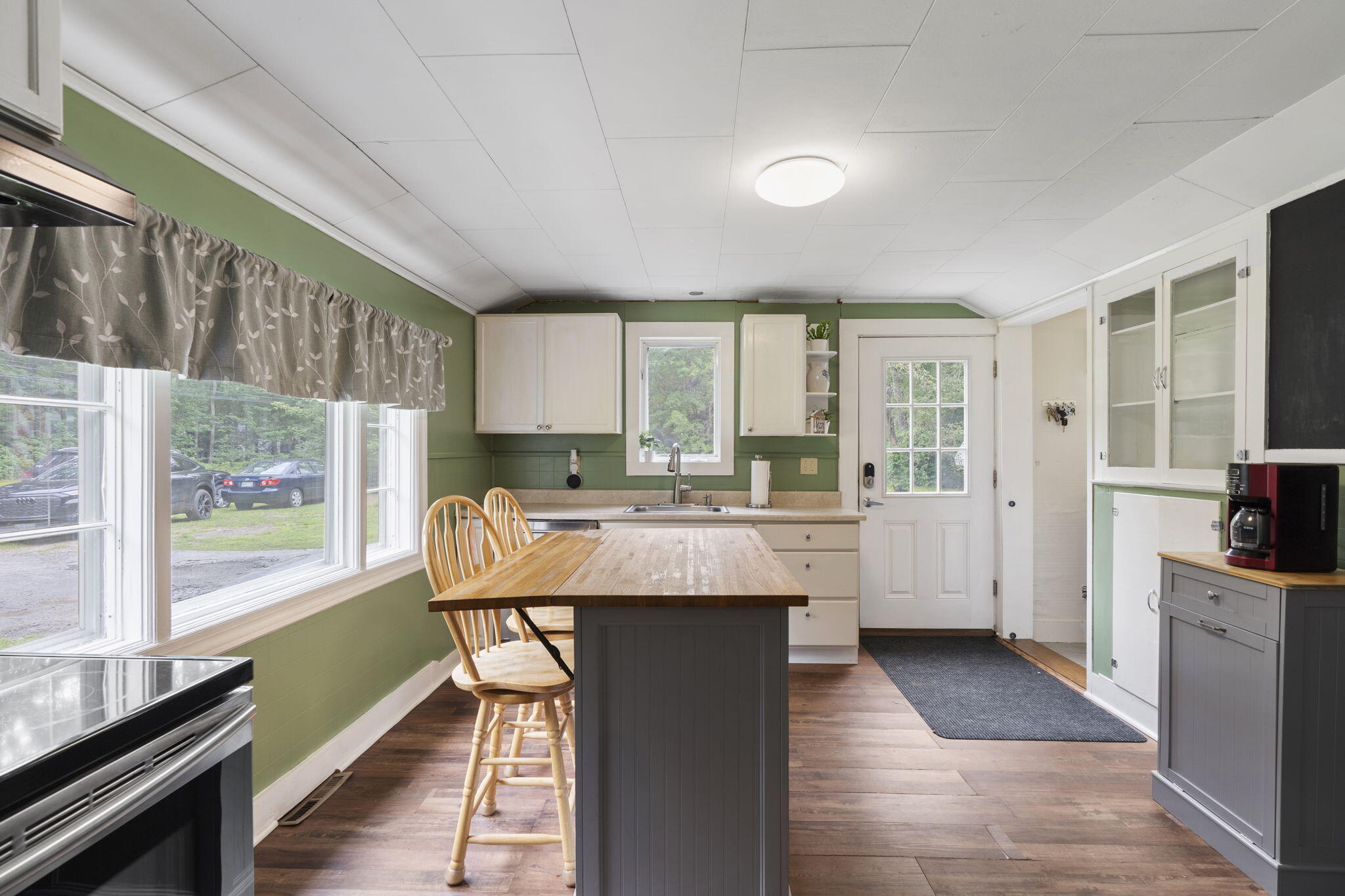 383 Gorham Road Scarborough, ME 04074 - Photo 9 of 27 15-web-or-mls-DSC05379
