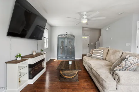 $325,000 | 313 Pittsboro Street, Fuquay-Varina, NC 27526