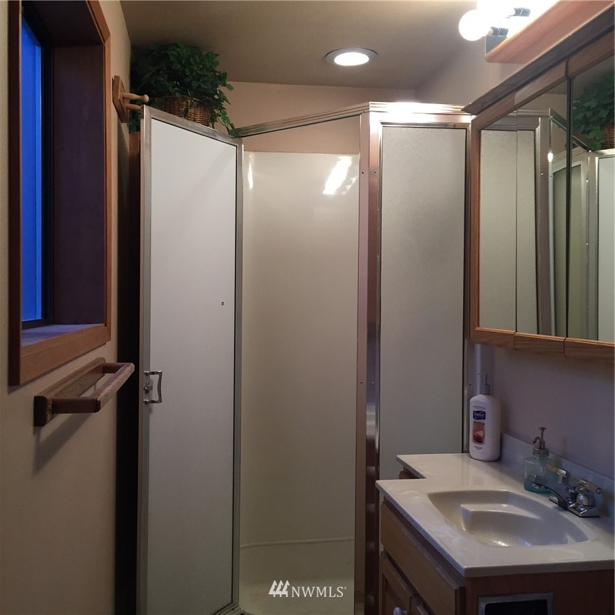 2946 South Lakeshore Road Chelan, WA 98816 - Photo 14 of 15 Gallery Image 14
