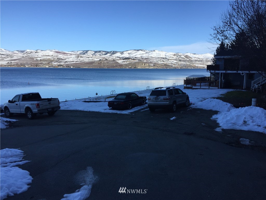 2946 South Lakeshore Road Chelan, WA 98816 - Photo 6 of 15 Gallery Image 6