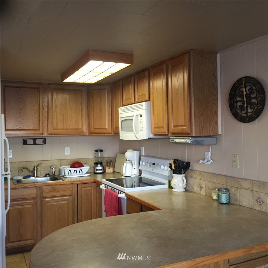 2946 South Lakeshore Road Chelan, WA 98816 - Photo 10 of 15 Gallery Image 10
