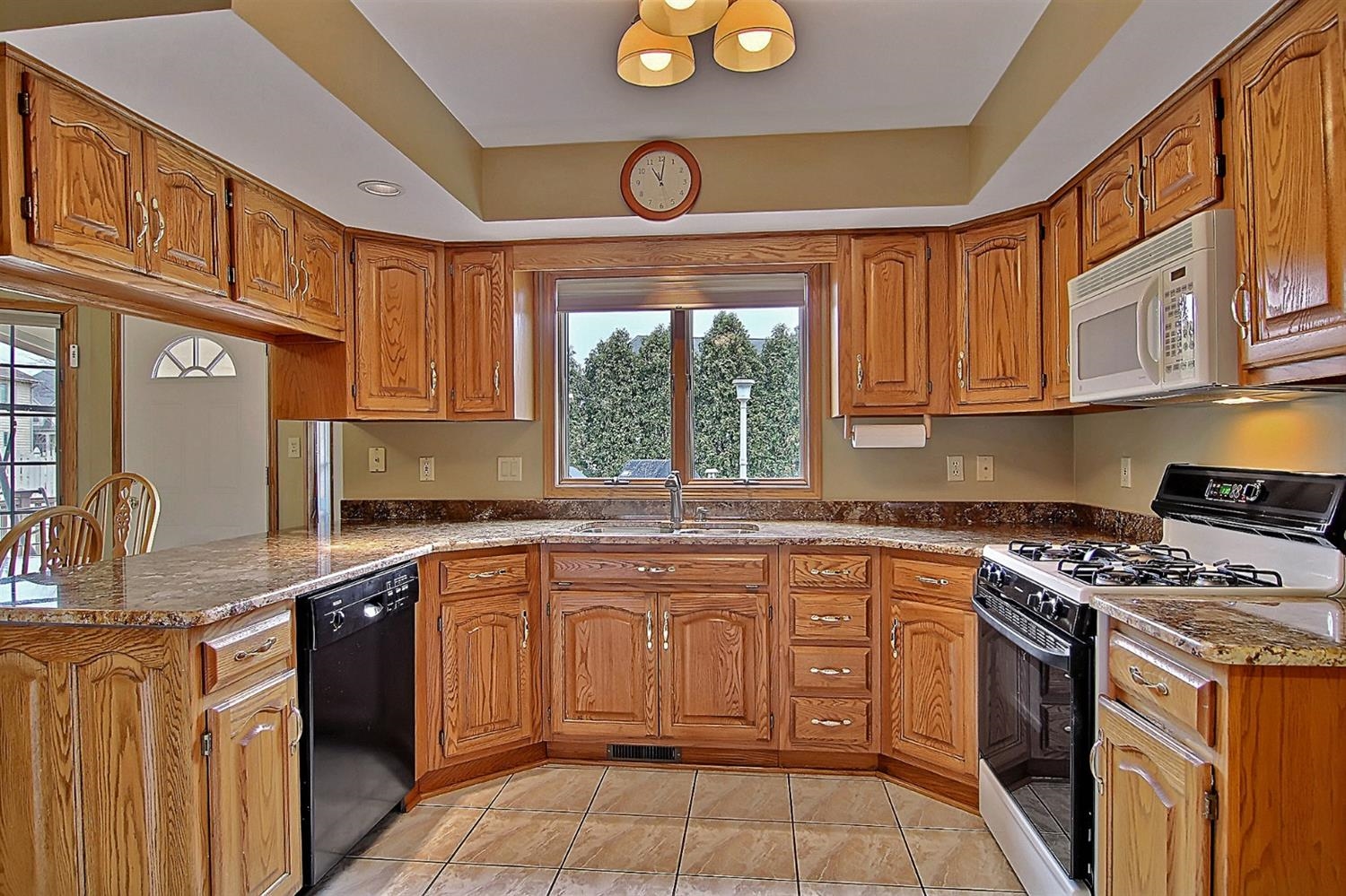 1124 Treadway Road Munster, IN 46321 - Photo 8 of 10 1500x999